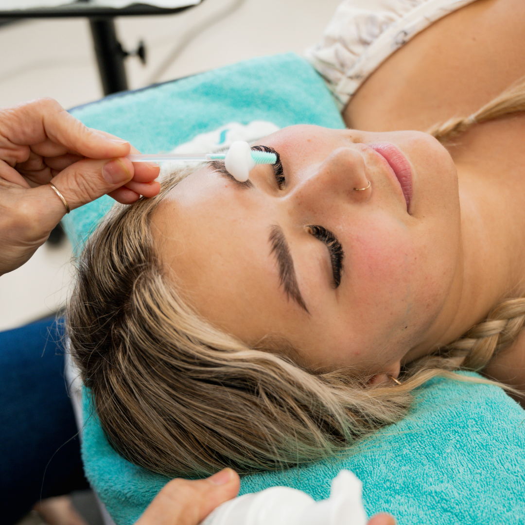 InLei® Master Brow Bomber (Laminage des sourcils) Cours de 2 jours