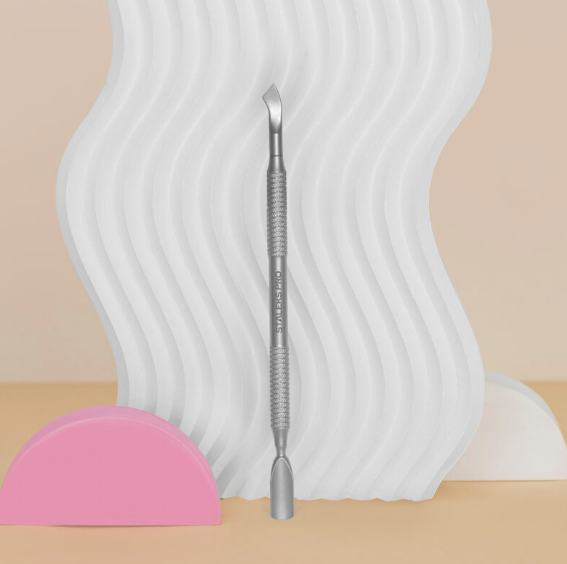 Staleks SMART 50 Type 6 Cuticle Pusher with bent blade and rounded tip for manicure and pedicure prep