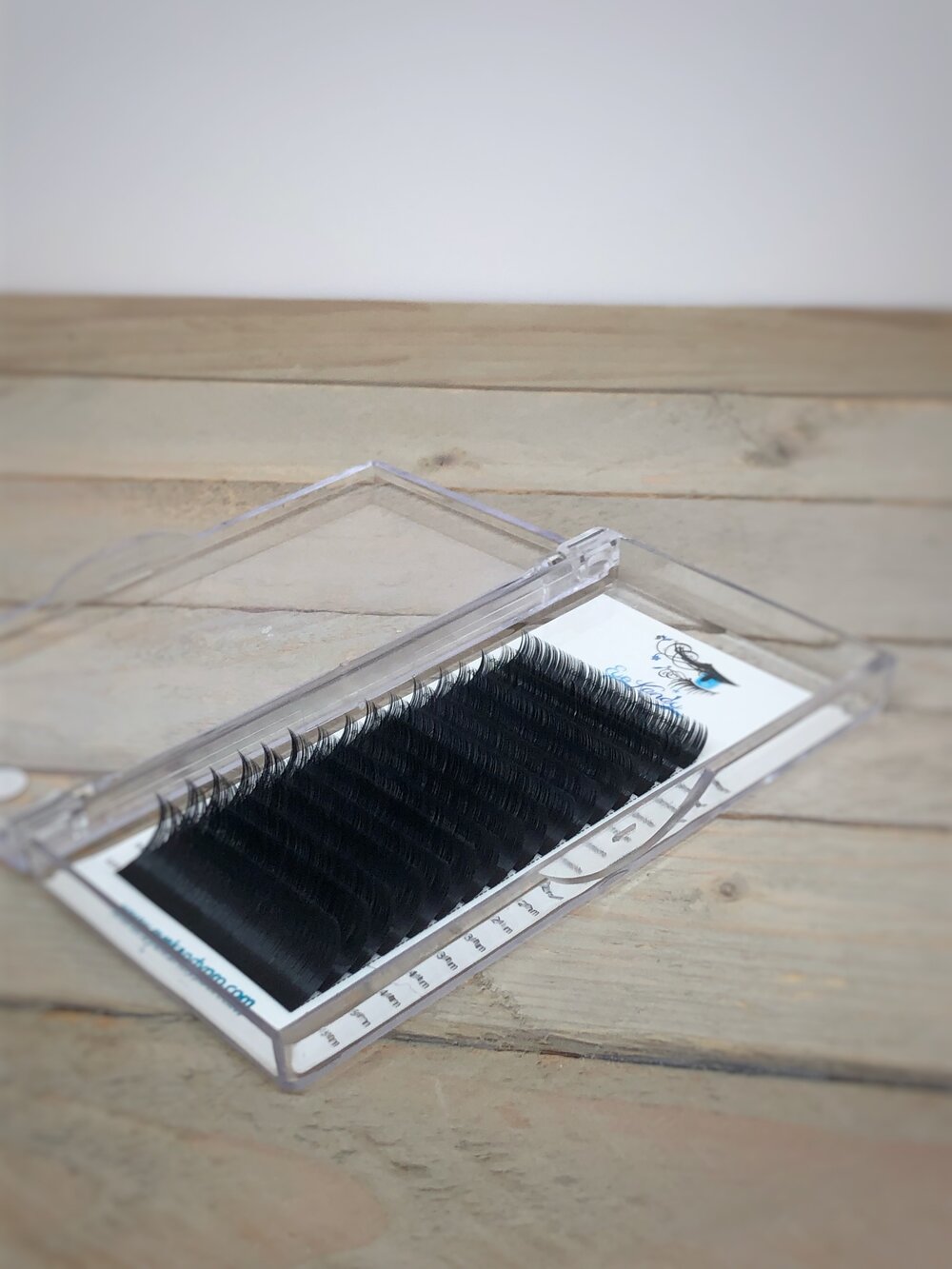 Mega Mink Volume lashes online Canada